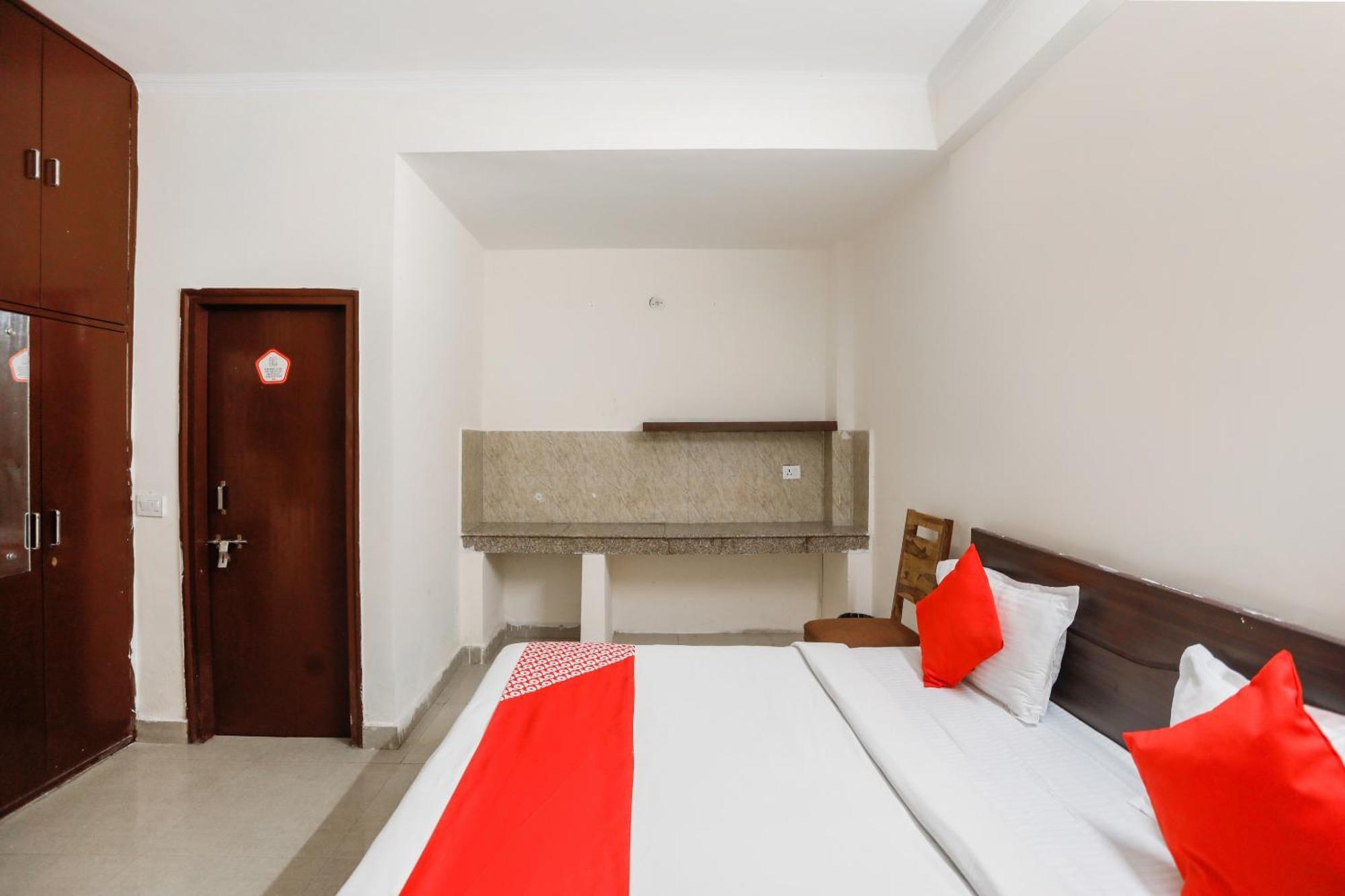 Hotel O Av Residency Near Botanic Garden Of Indian Republic Noida Exterior photo